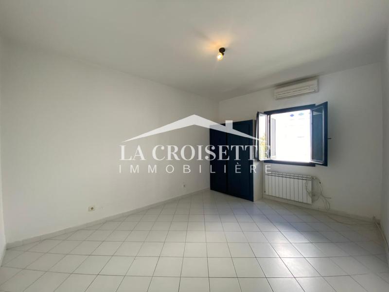 Appartement S+3 avec jardin à Gammarth
